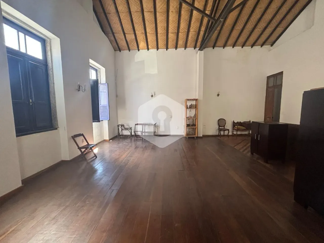 House with 2 bedrooms and 2 bathrooms plus 4 parking — photo 3