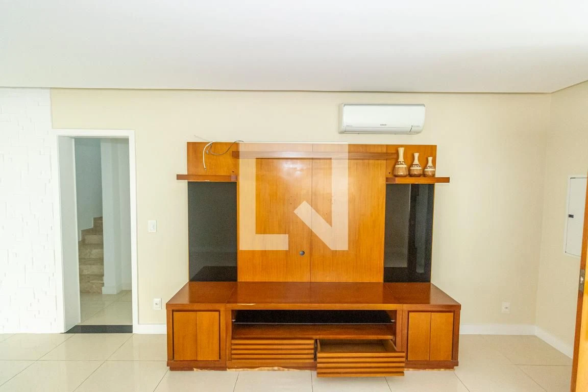 420 m² house with a jacuzzi and a private pool — photo 22