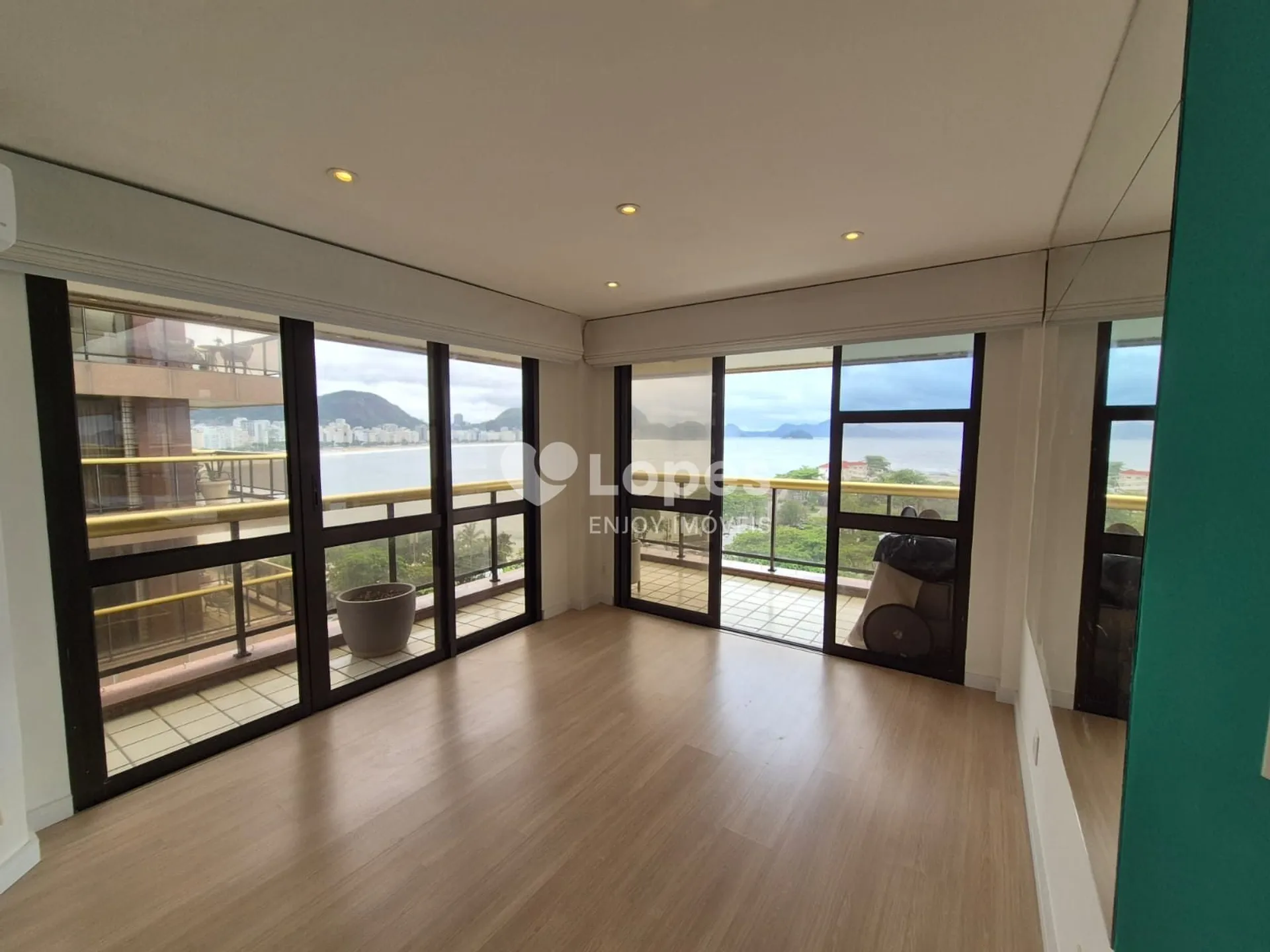 2-bedroom apartment in a building with a sauna — photo 15