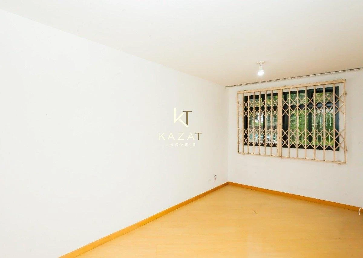 61 m² 3-bedroom apartment with balcony and laundry area — photo 5
