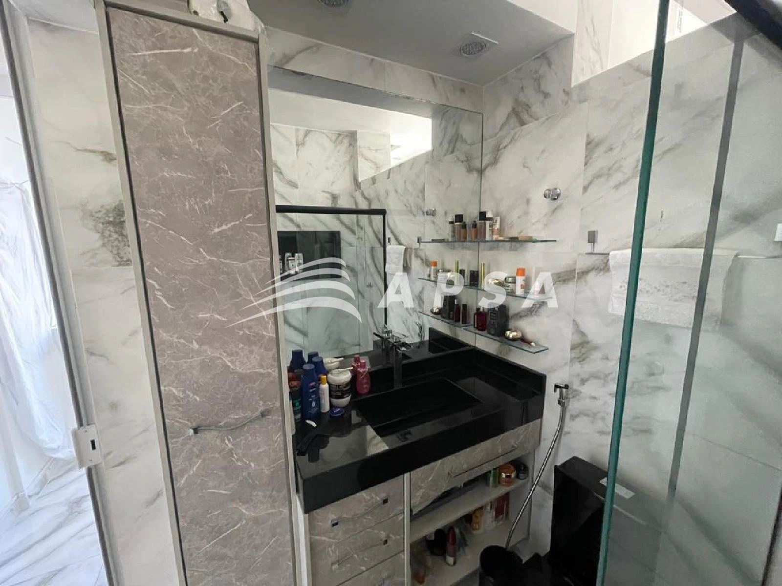 Furnished 1-bedroom apartment with enclosed balcony — photo 15