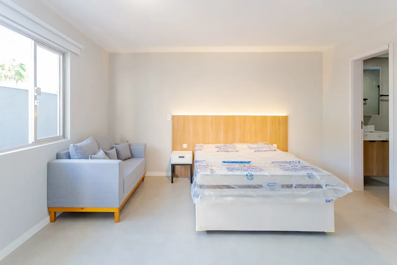 Furnished studio with glass shower and 1 parking spot — photo 18