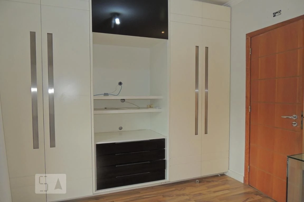 Apartamento de 4 quartos com janelas do piso ao teto — photo 51