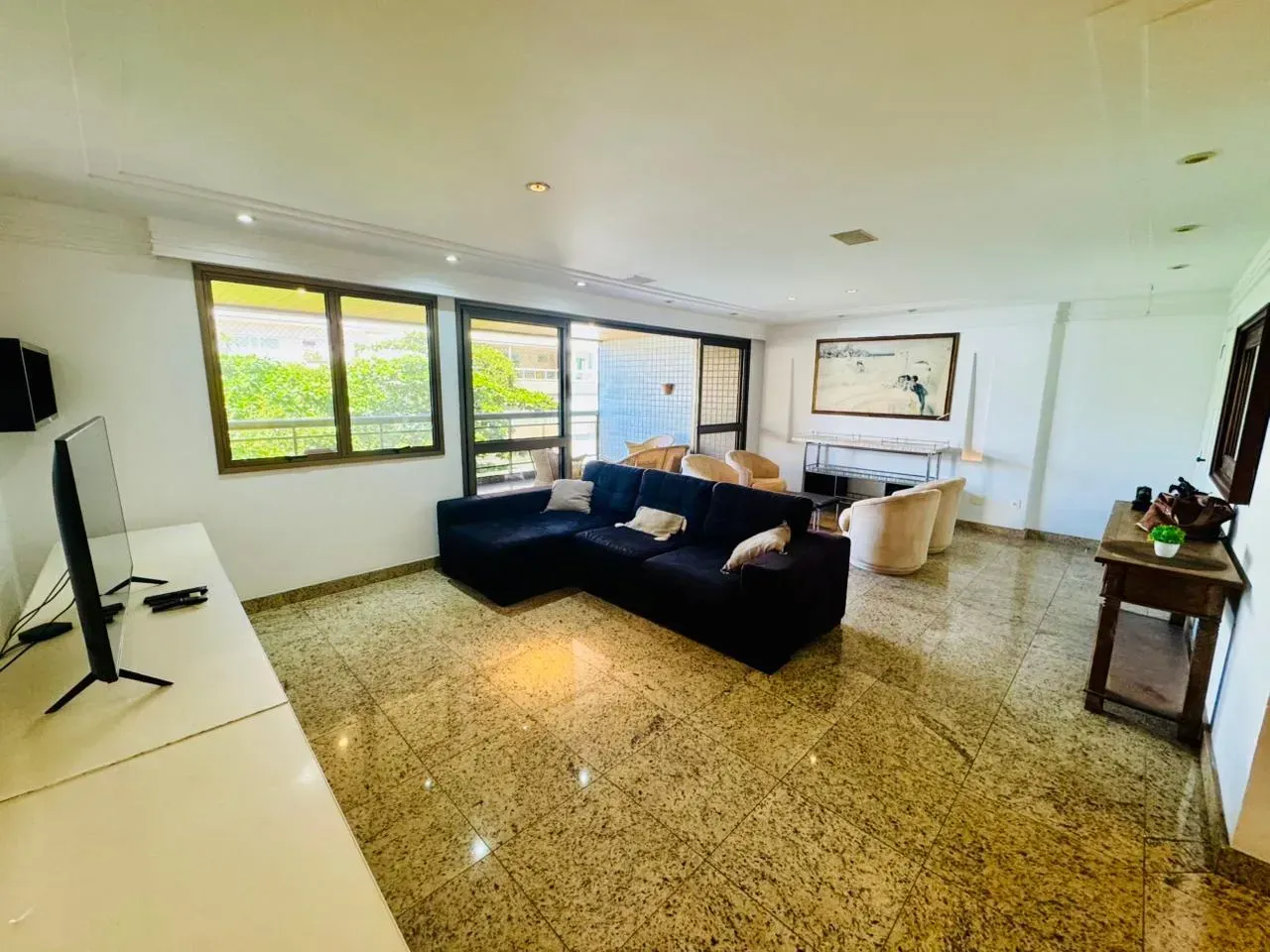 Apartamento mobiliado com 3 quartos e 3 banheiros — photo 9