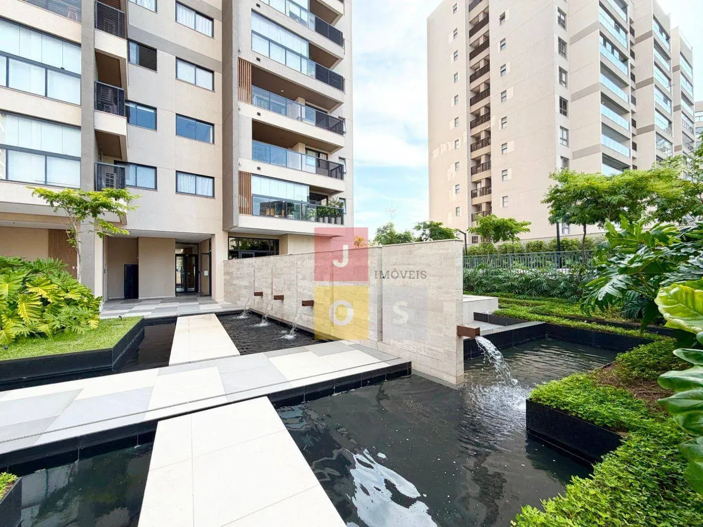 80 m² apartment with 2 bedrooms and a glass balcony — photo 57