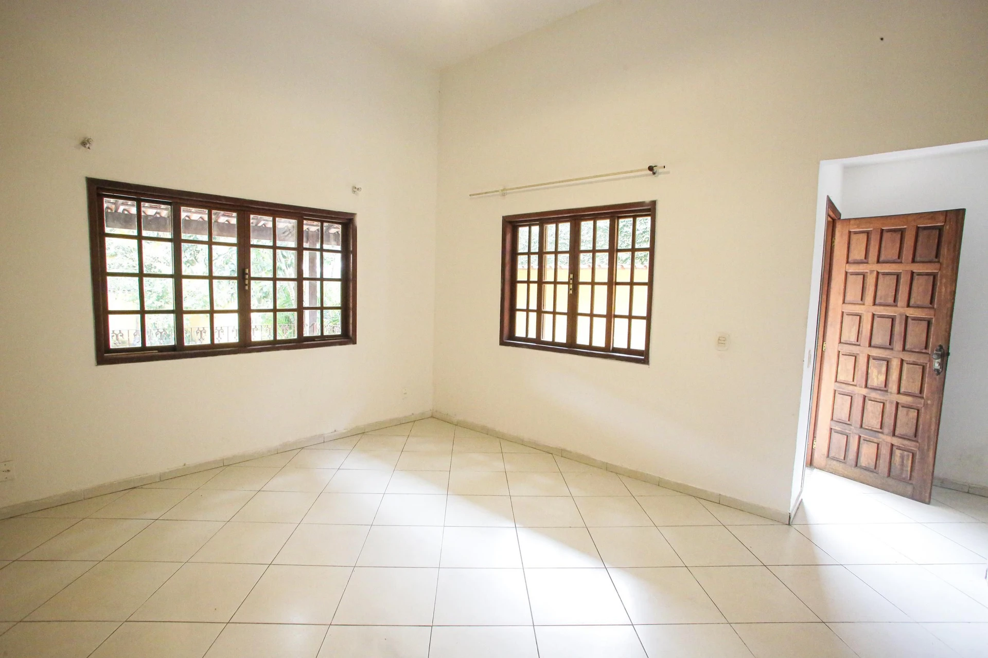 4-bedroom house with a bathtub in Rio de Janeiro — photo 10