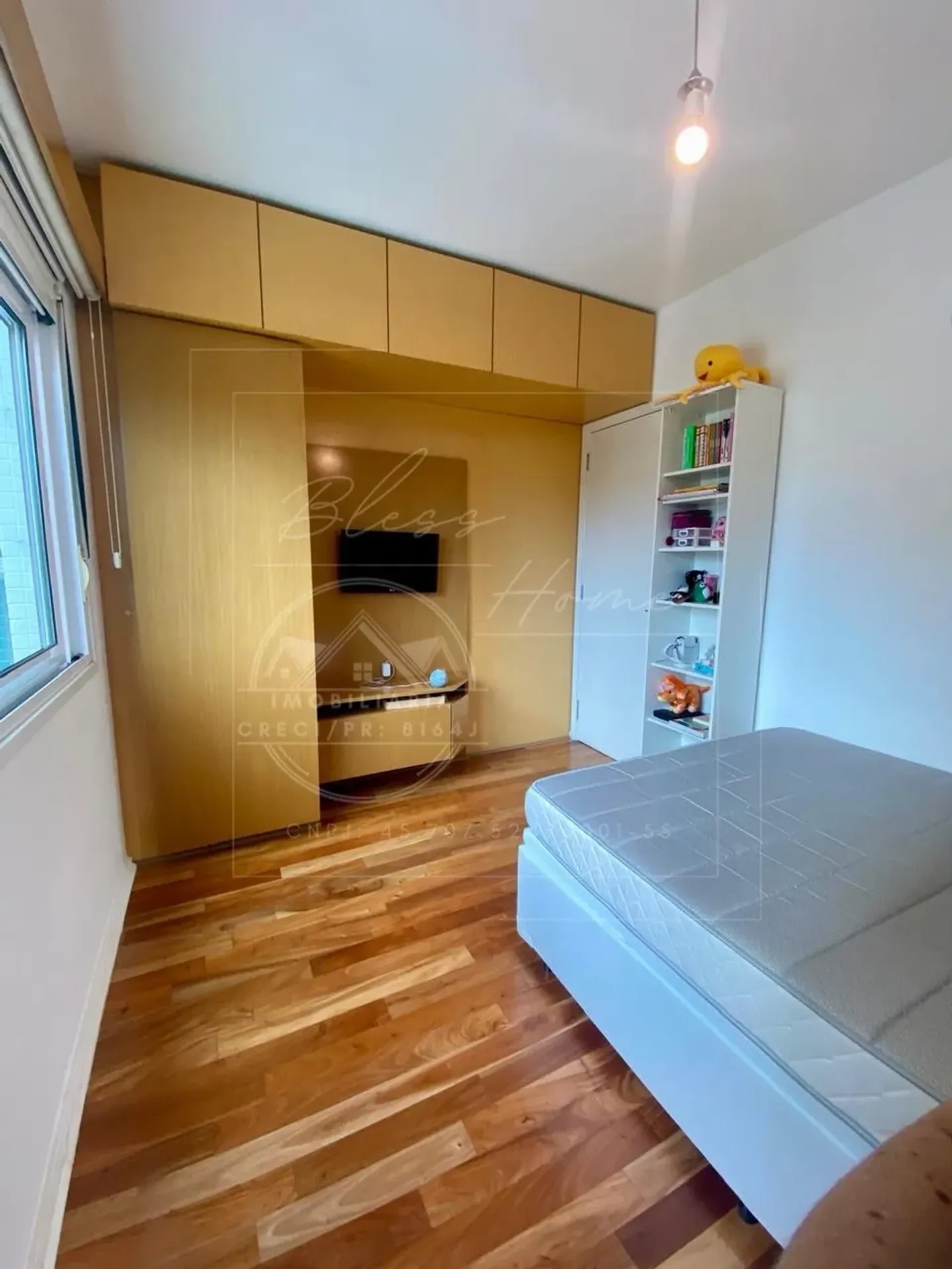 2-bedroom apartment in a building with a gym — photo 17