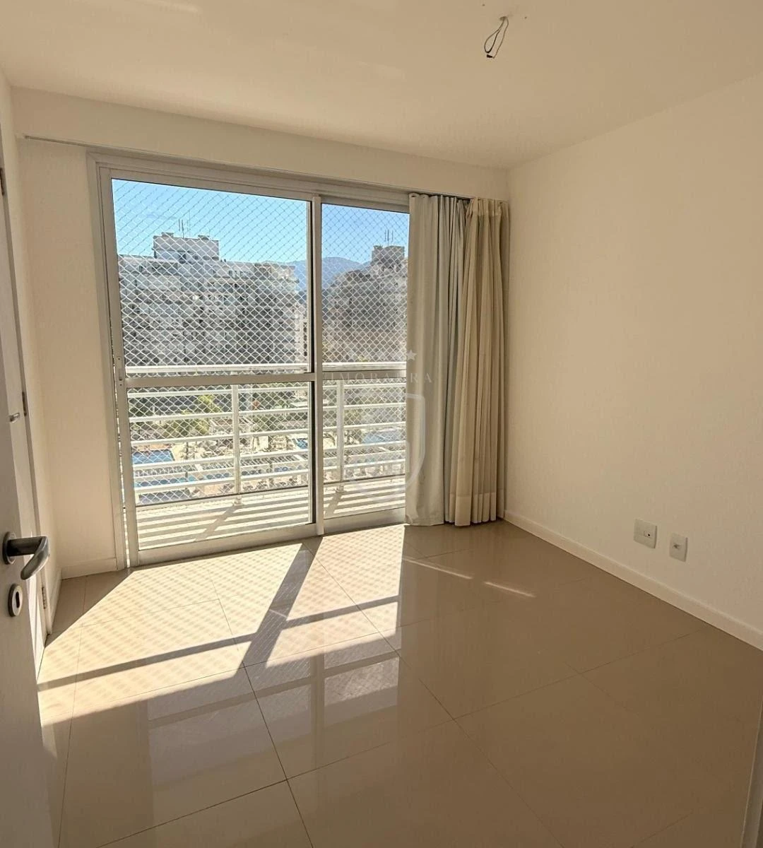92 m² apartment with 3 bedrooms and 2 parking spots — photo 4