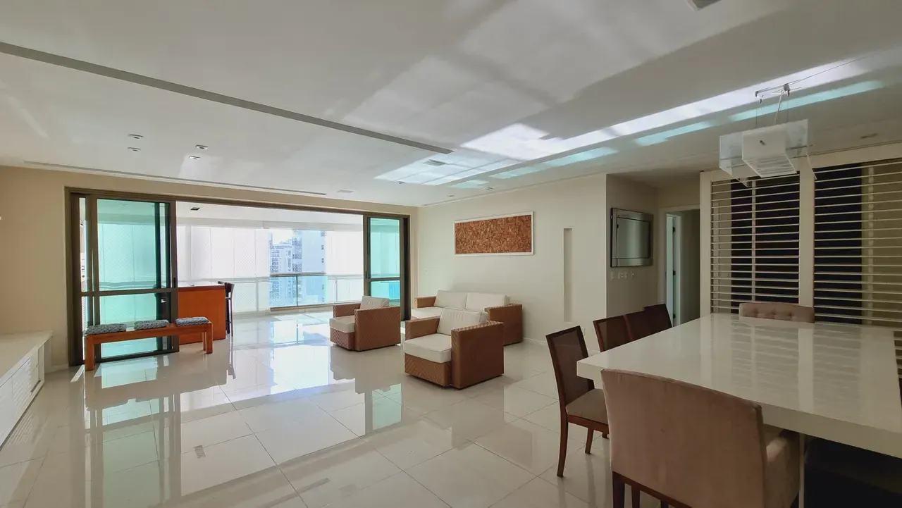 Apartment with open-plan kitchen and 4 bedrooms — photo 12