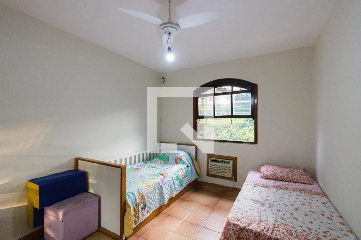 5-bedroom house with a mountain view in Rio de Janeiro — photo 17