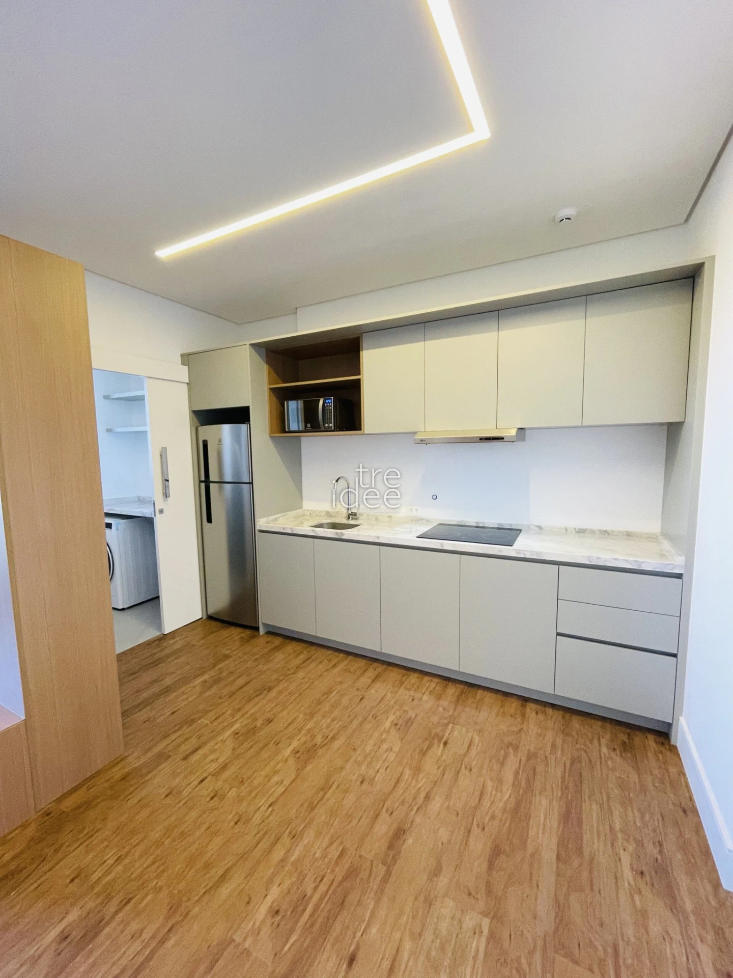 2-bedroom apartment with a washing machine — photo 2