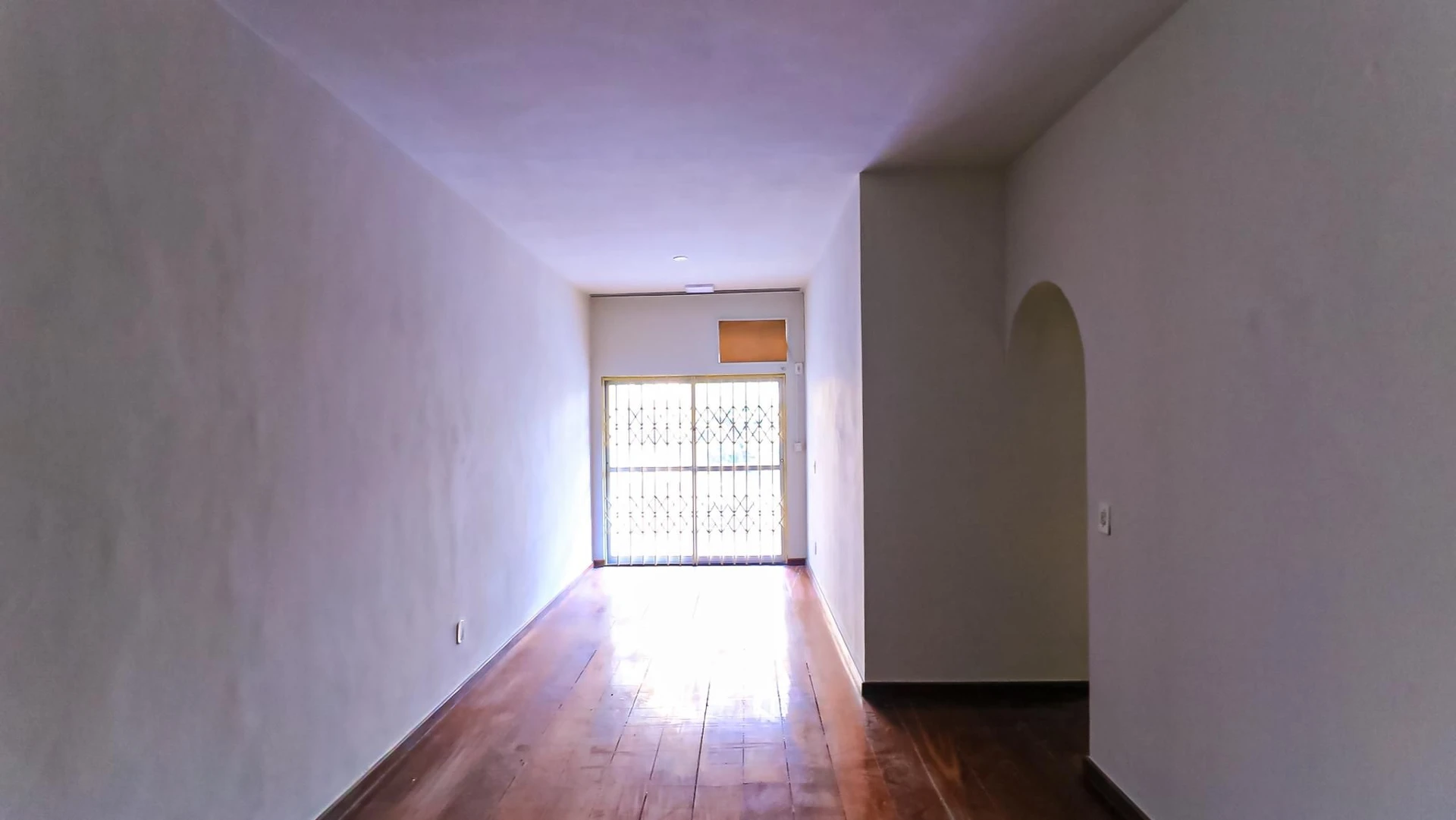 Apartamento com 2 quartos, varanda e cozinha equipada — photo 33
