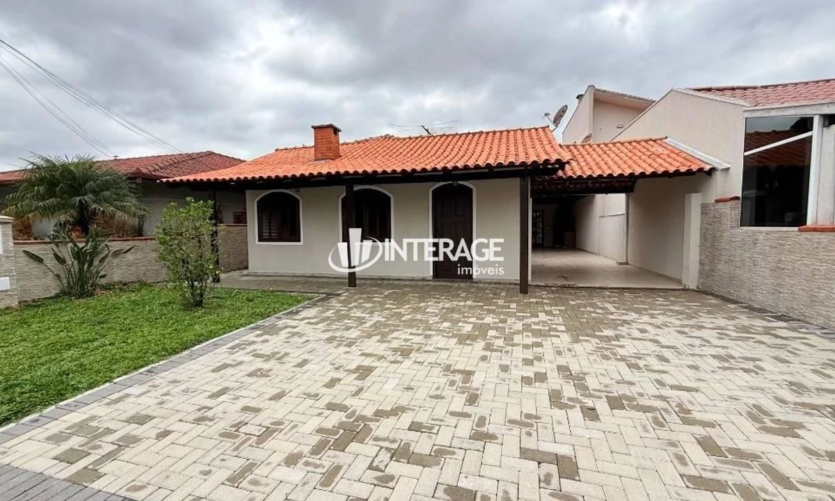 Wood or laminate floors in a 4-bedroom house, 200 m² — photo 14