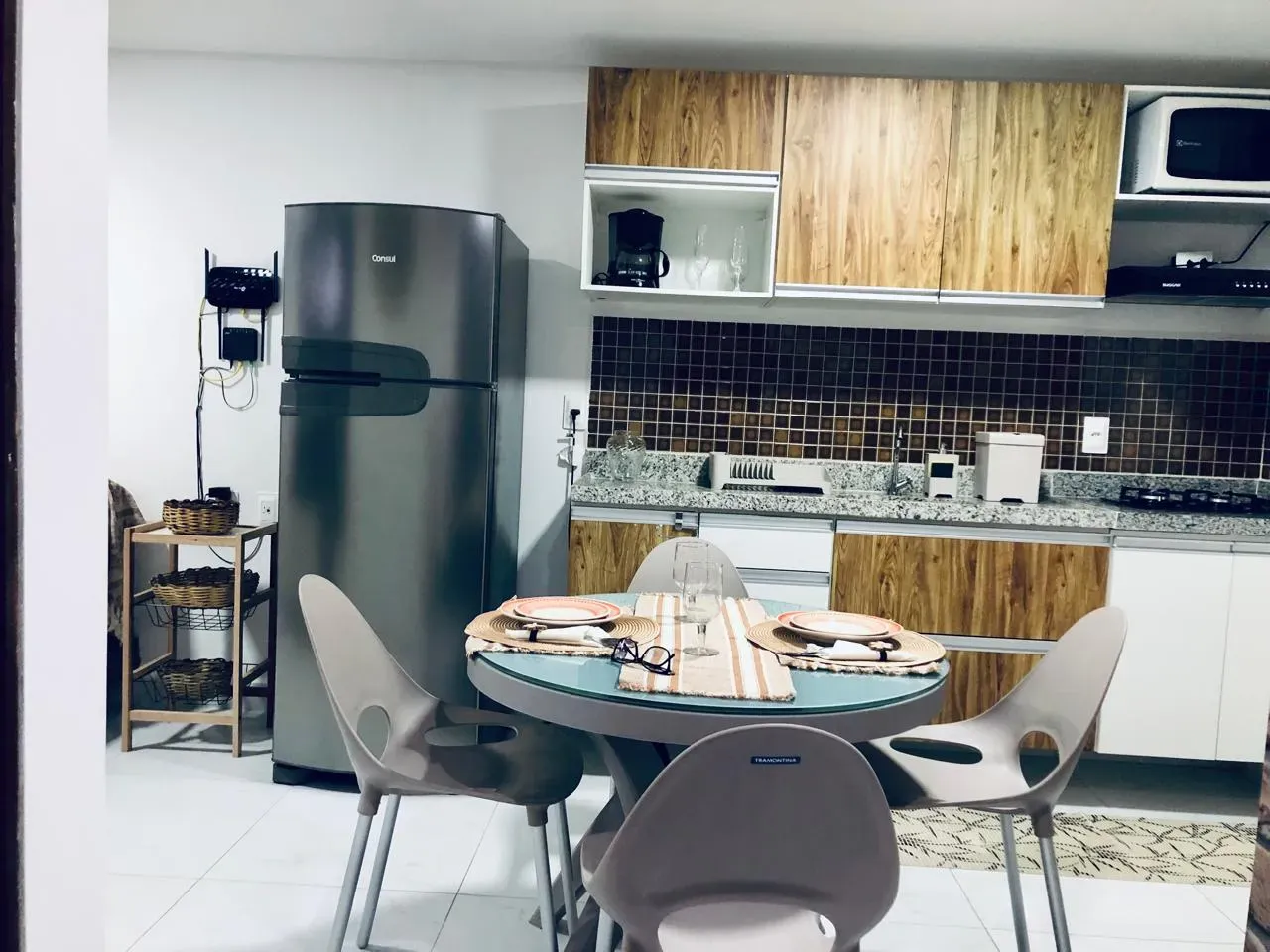 Furnished 1-bedroom apartment with private BBQ — photo 2