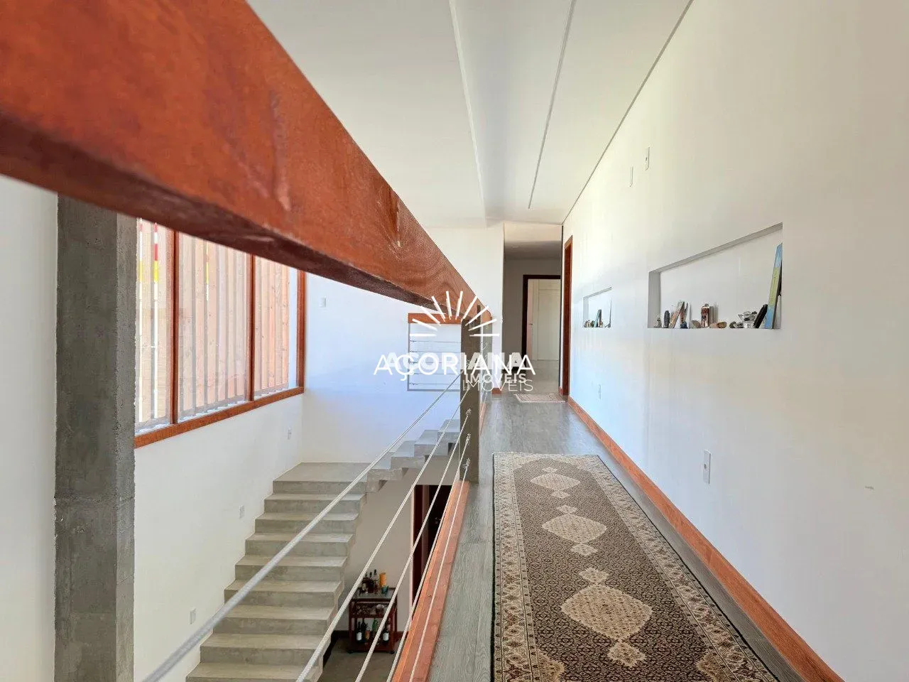 House with open-plan kitchen and 5 bedrooms over 558 m² — photo 73
