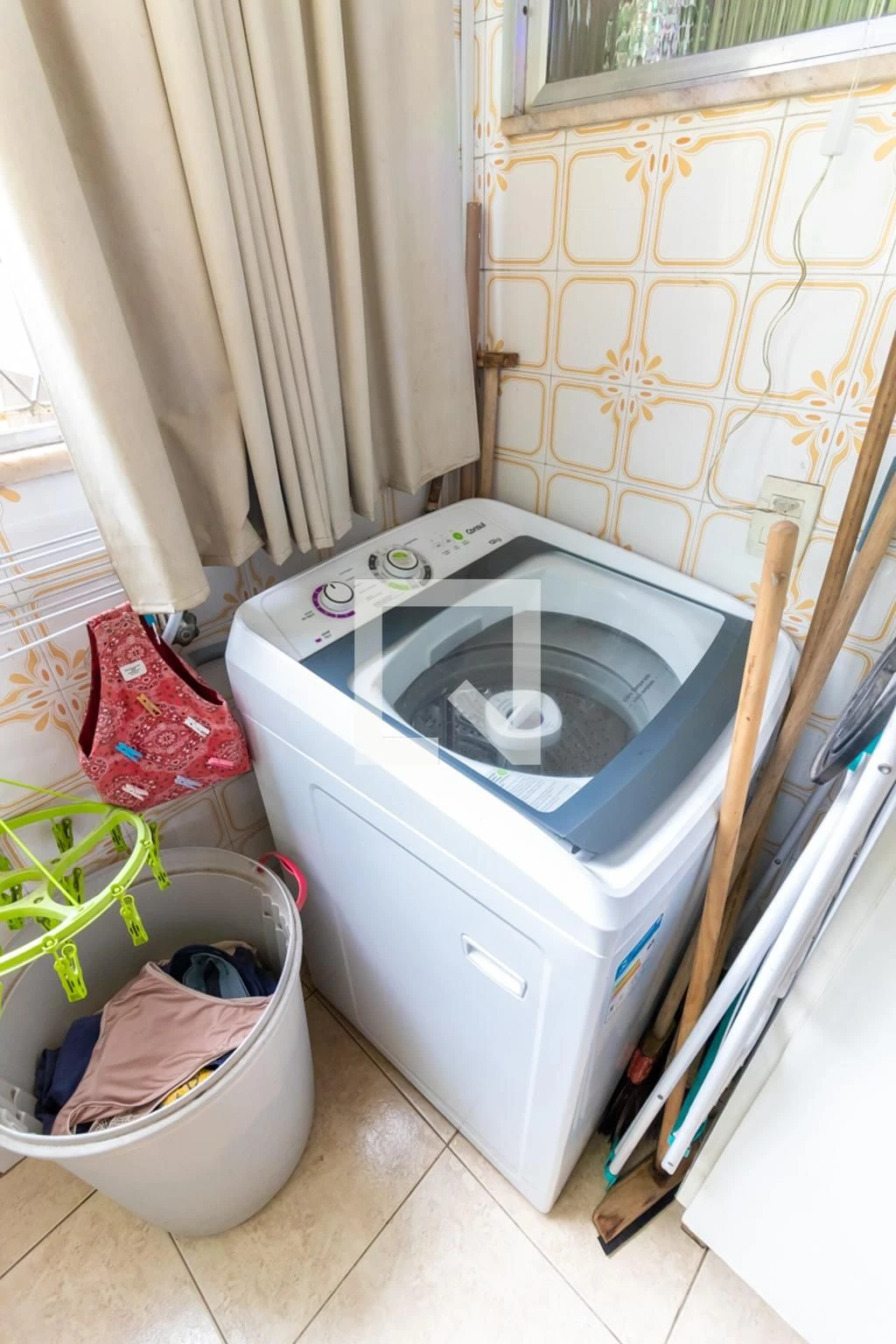 Furnished 2-bedroom apartment with private BBQ area — photo 4