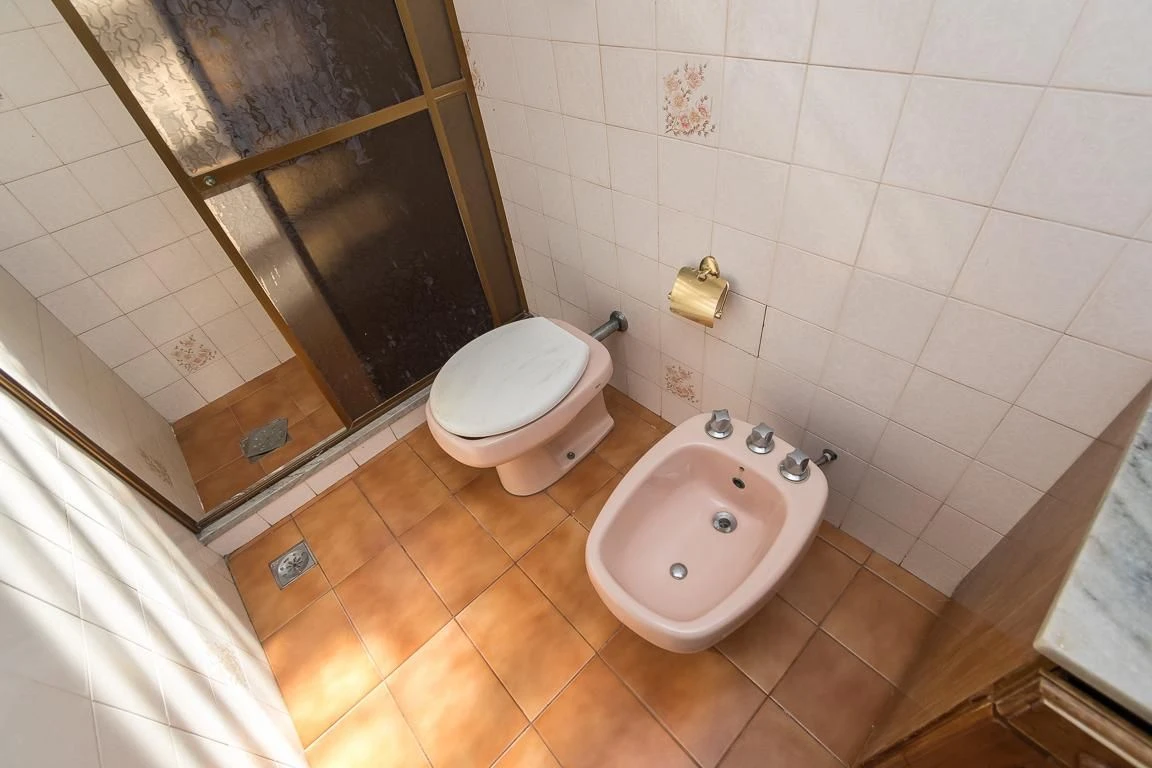 Casa sem mobília com 4 quartos e varanda — photo 21