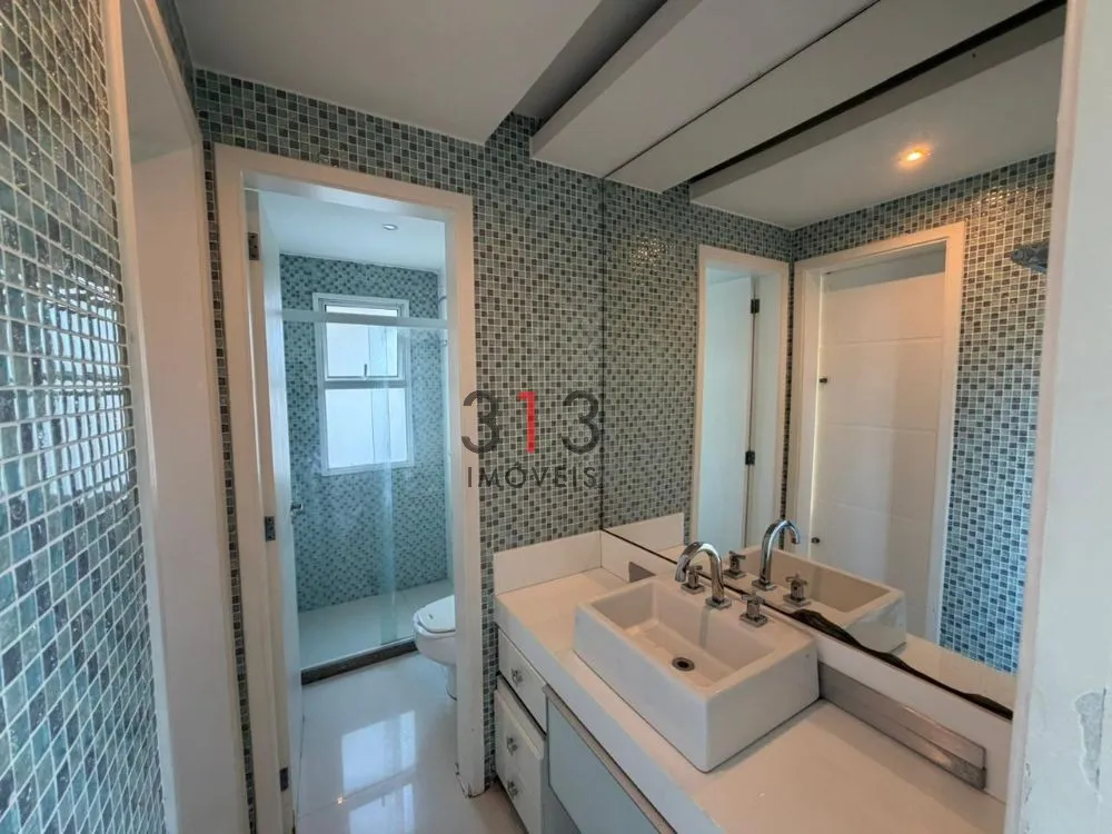 Casa de 198 m² com varanda gourmet e espaço de home office — photo 16