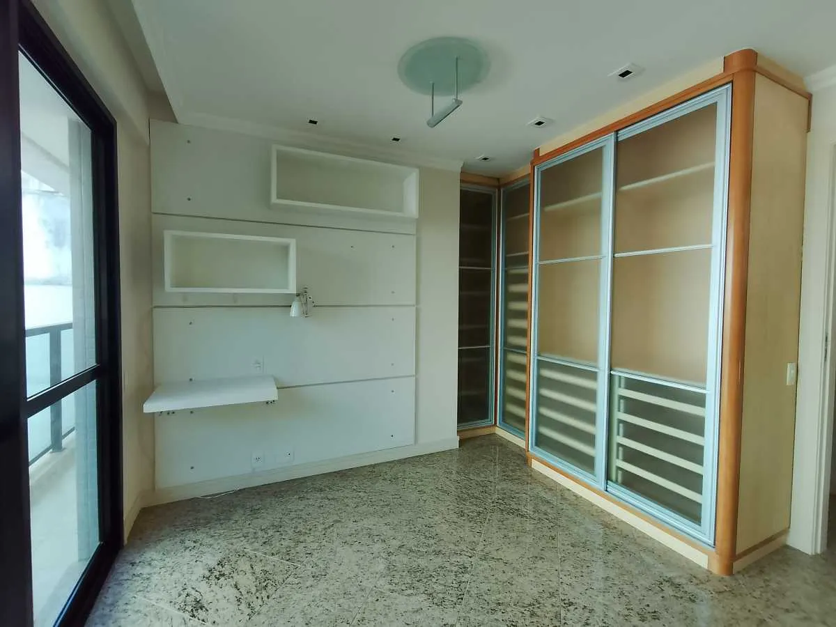 Apartamento mobiliado com 3 quartos e 5 banheiros — photo 20