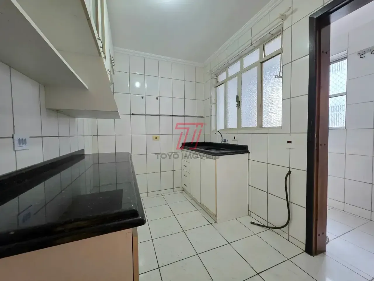 71 m² apartment with 2 bedrooms and wood floors — photo 12