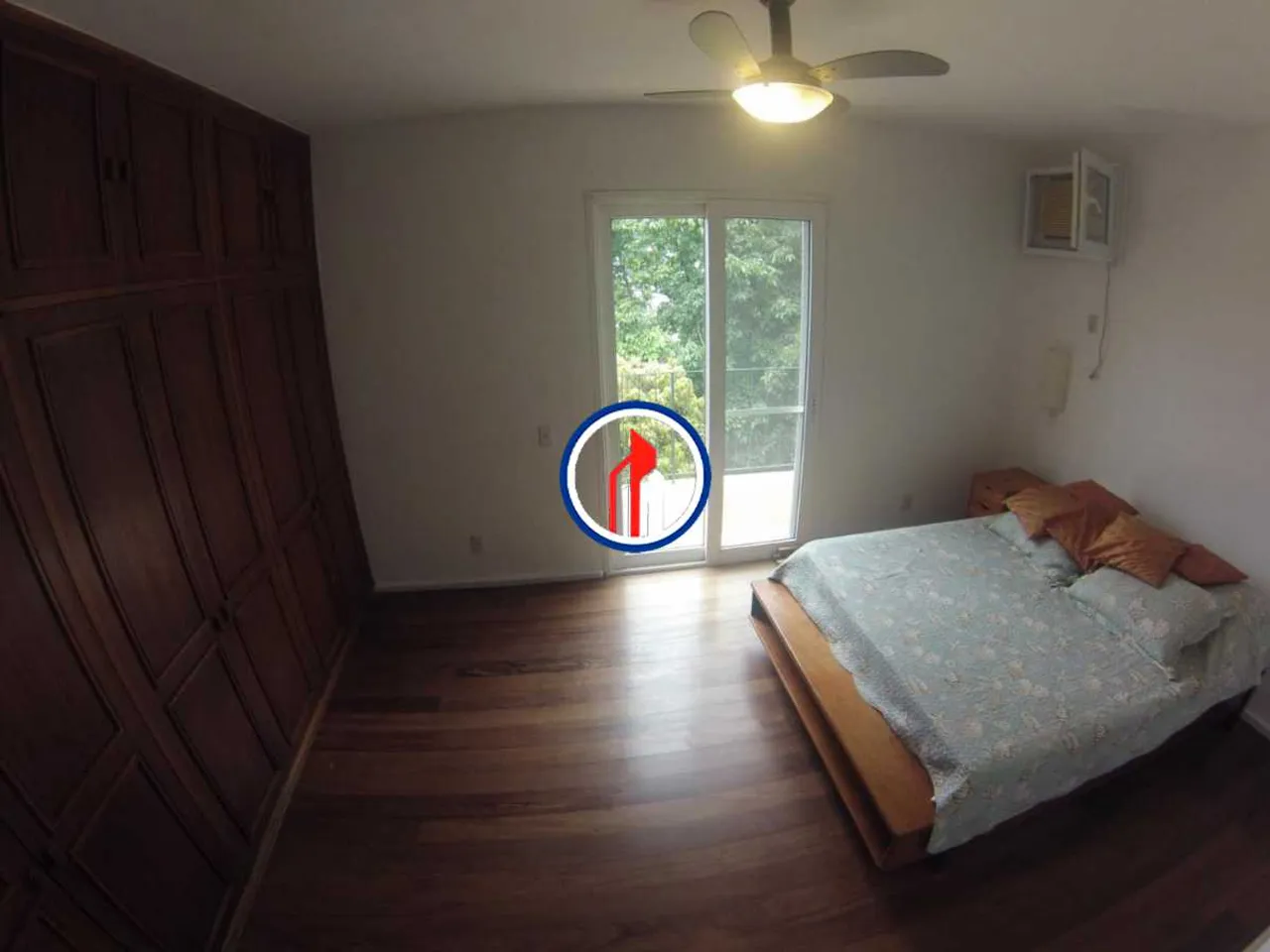 Condominium house with 4 bedrooms and balcony grill — photo 10