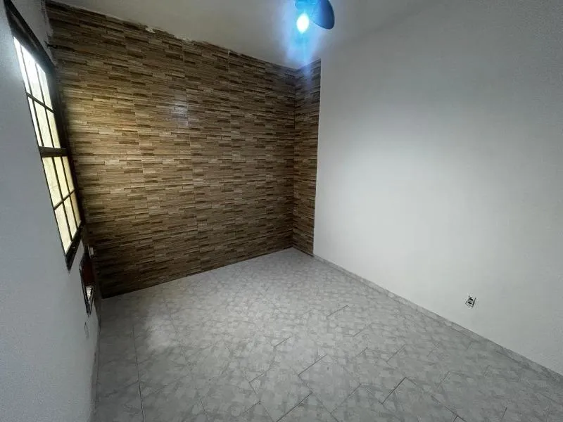 Casa com 3 dormitórios, 1 banheiro e cozinha fechada — photo 9