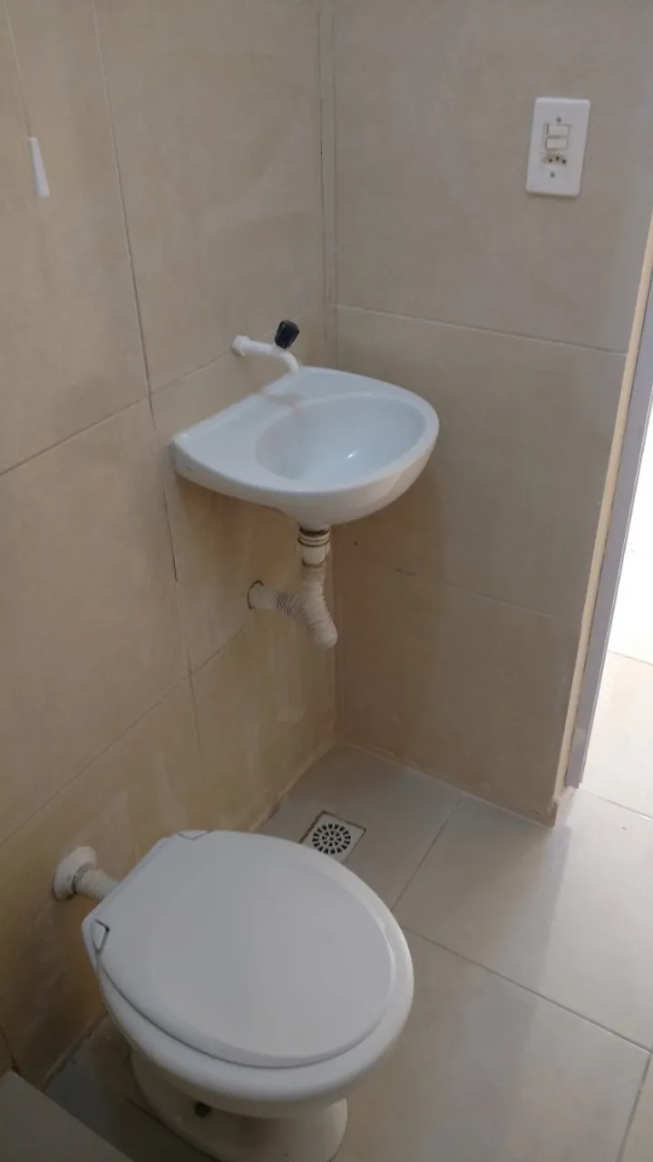 Unfurnished studio kitnet with gas water heater and 1 bath — photo 13