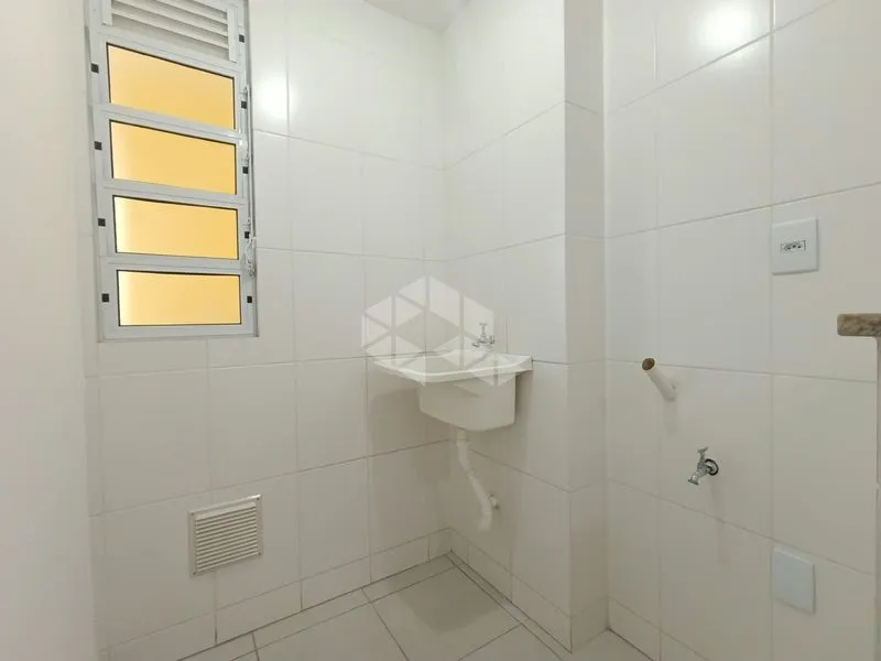 2-bedroom apartment in a building with a gym — photo 26