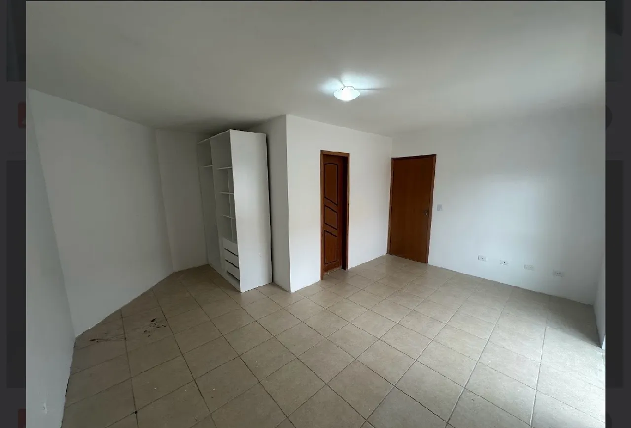 3-bedroom house with a washing machine in Curitiba — photo 15