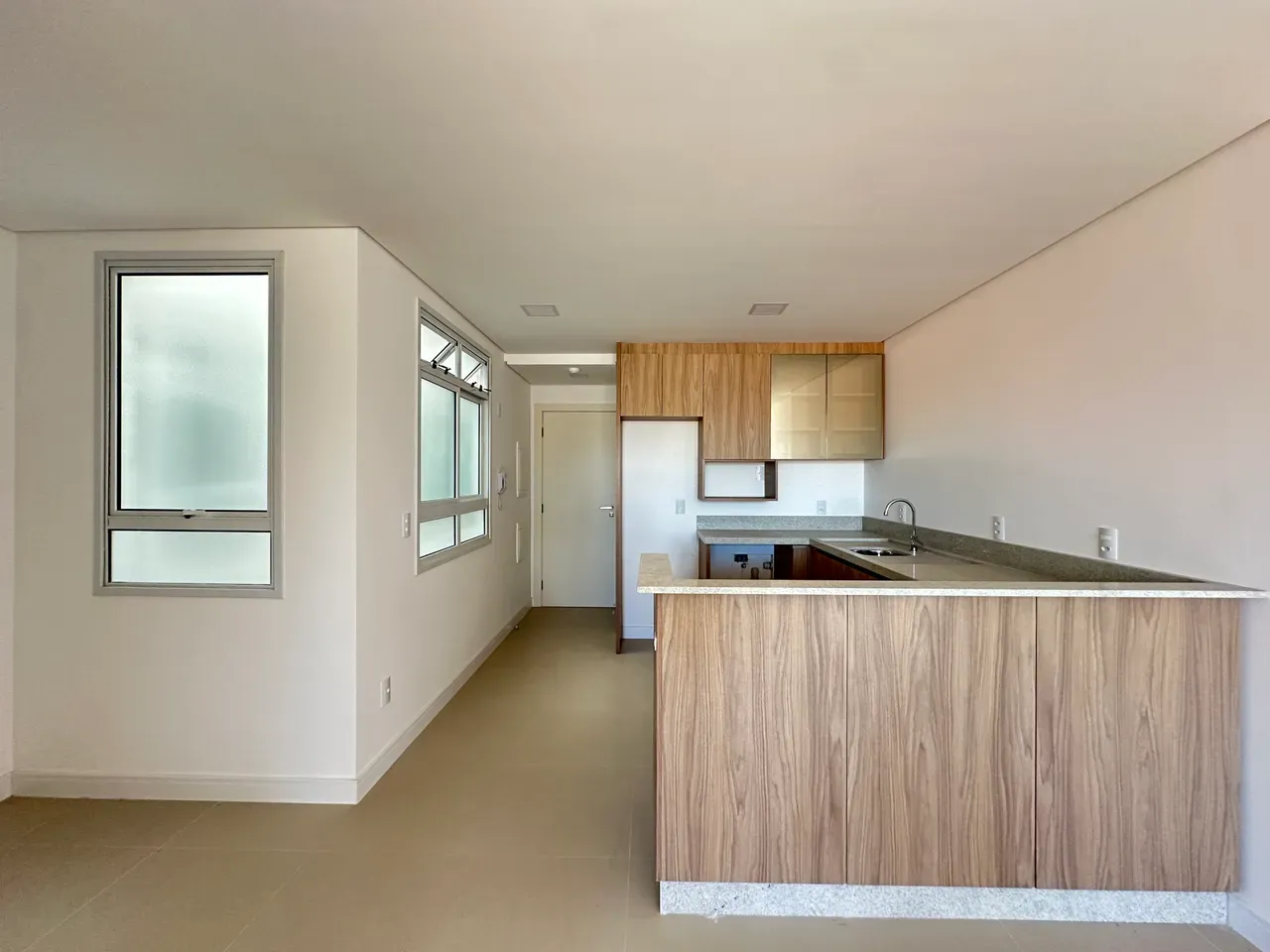 Apartamento de 1 quarto com 64 m² e vaga no 2º andar