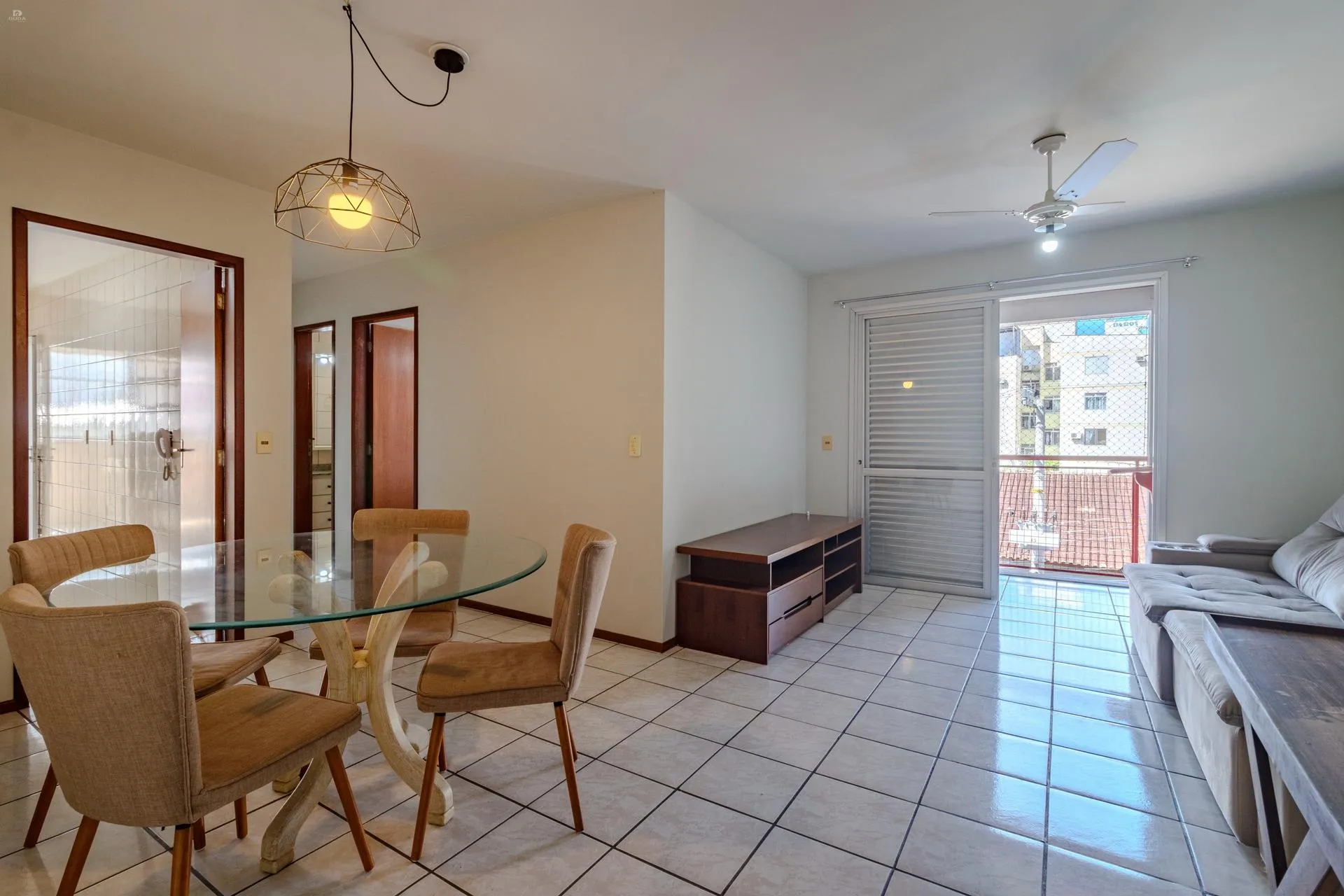 Balcony with a grill in a 2-bedroom apartment, 60 m² — photo 7