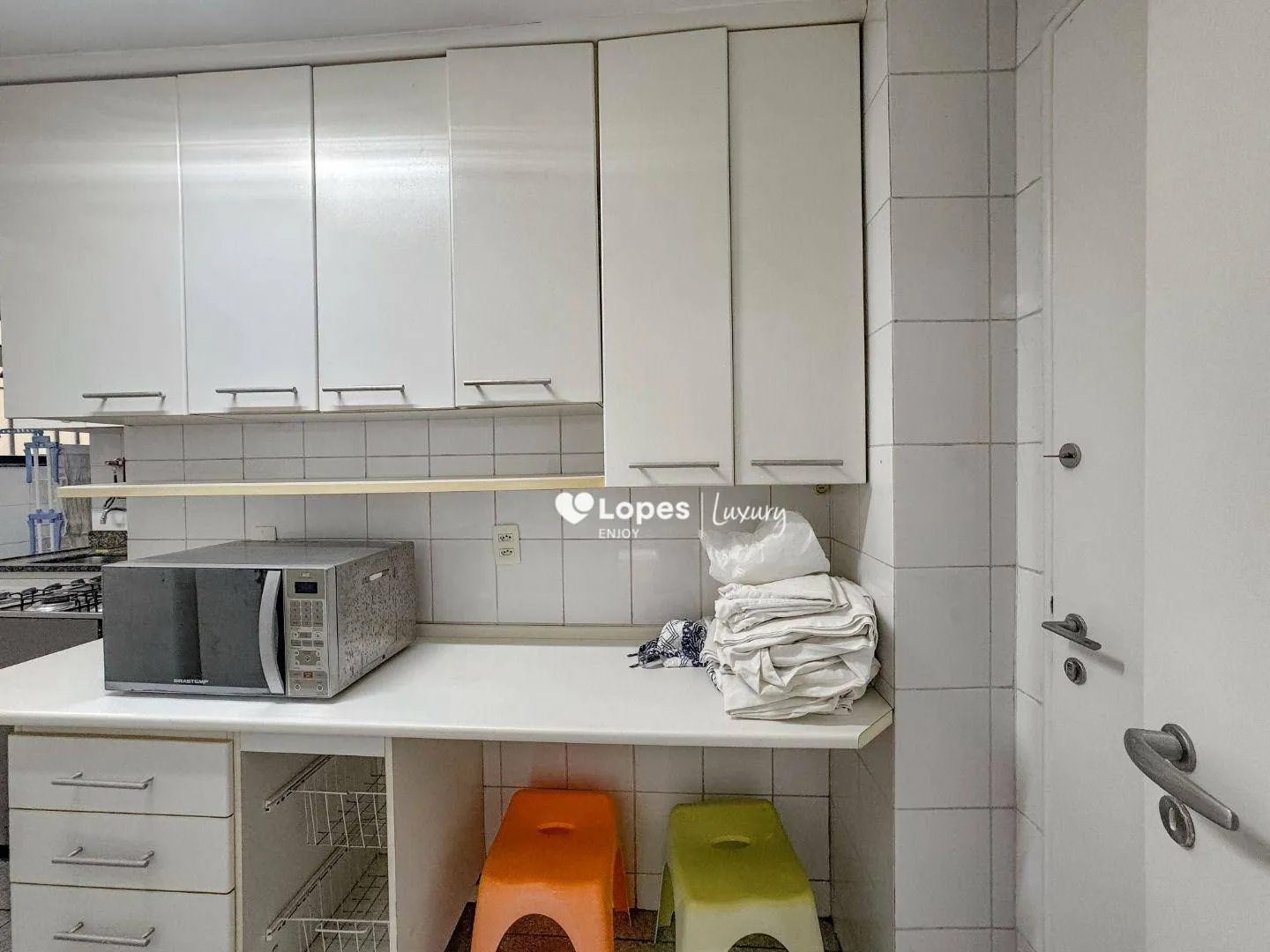 100 m² apartment with 3 bedrooms and a balcony — photo 19