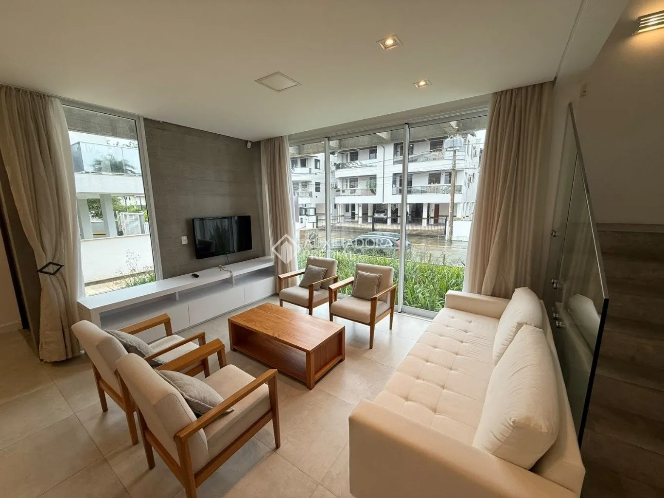 3-bedroom house with a washing machine in Florianópolis