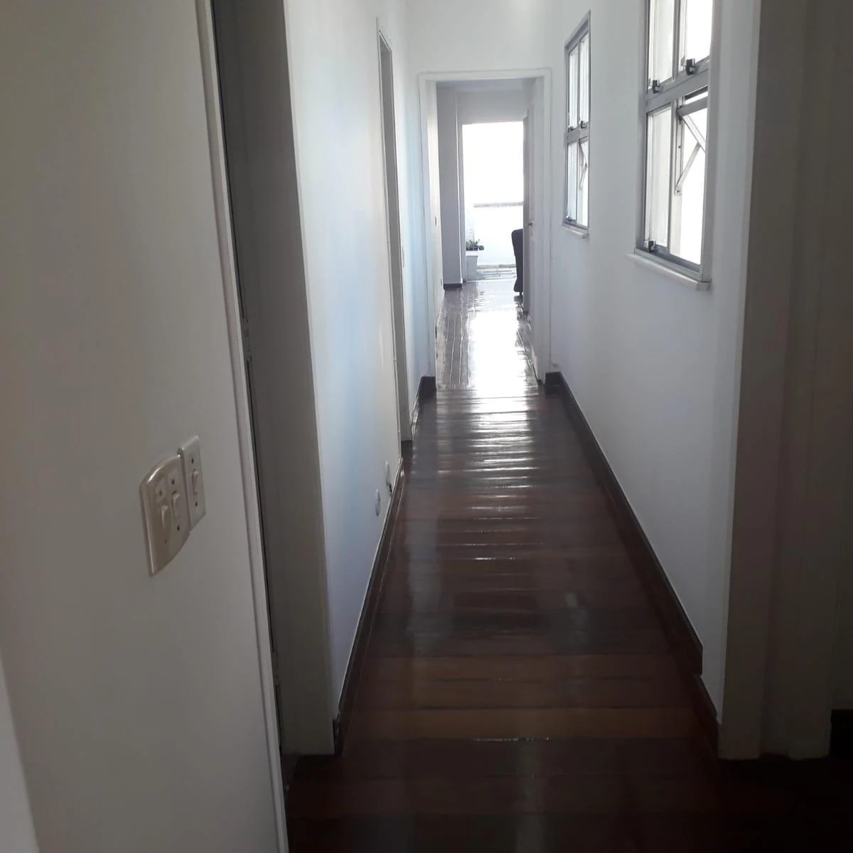 Linear penthouse with 4 bedrooms and 2 parking spots — photo 37