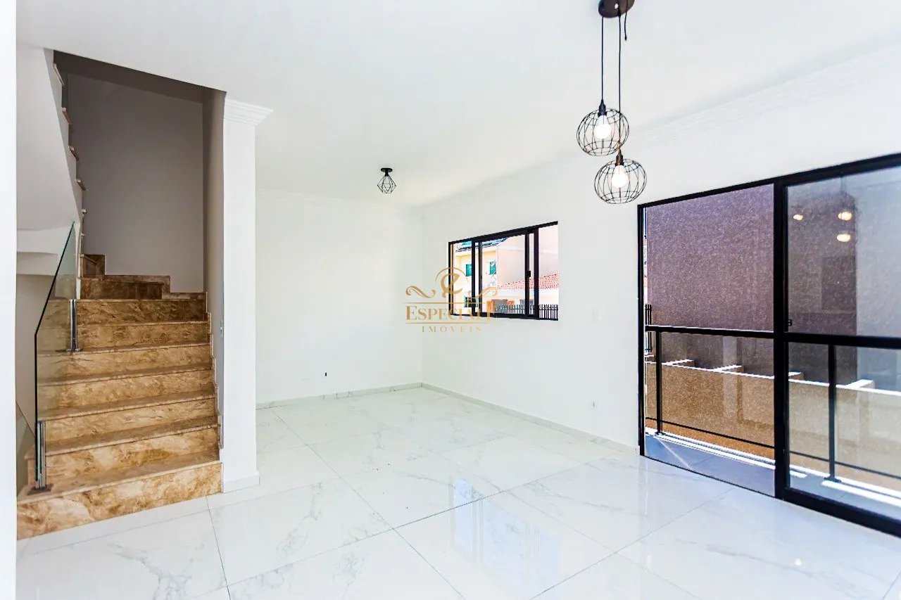 House in a condo with 3 bedrooms and 4 bathrooms