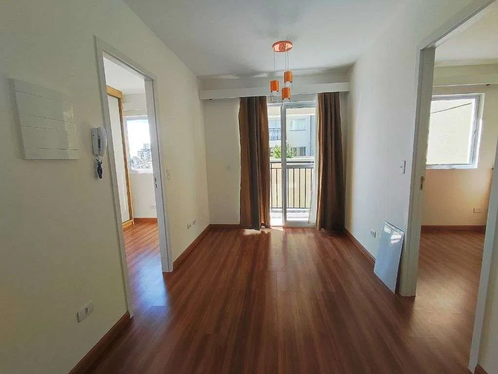 2-bedroom apartment with wood or laminate floors in Curitiba