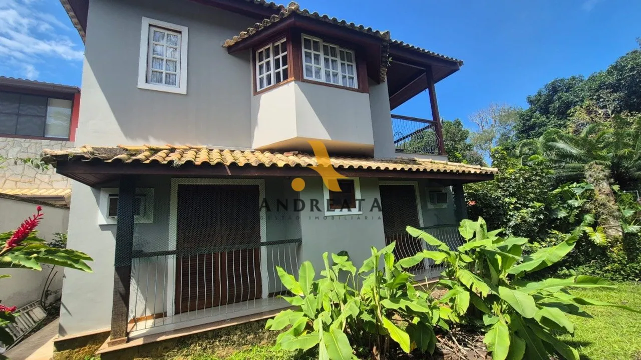 Casa de 307 m² com janelas do piso ao teto e banheira — photo 40