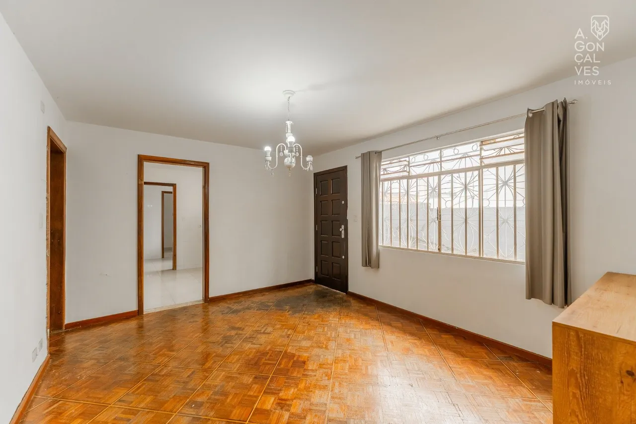 House with 3 bedrooms and 2 parking spaces