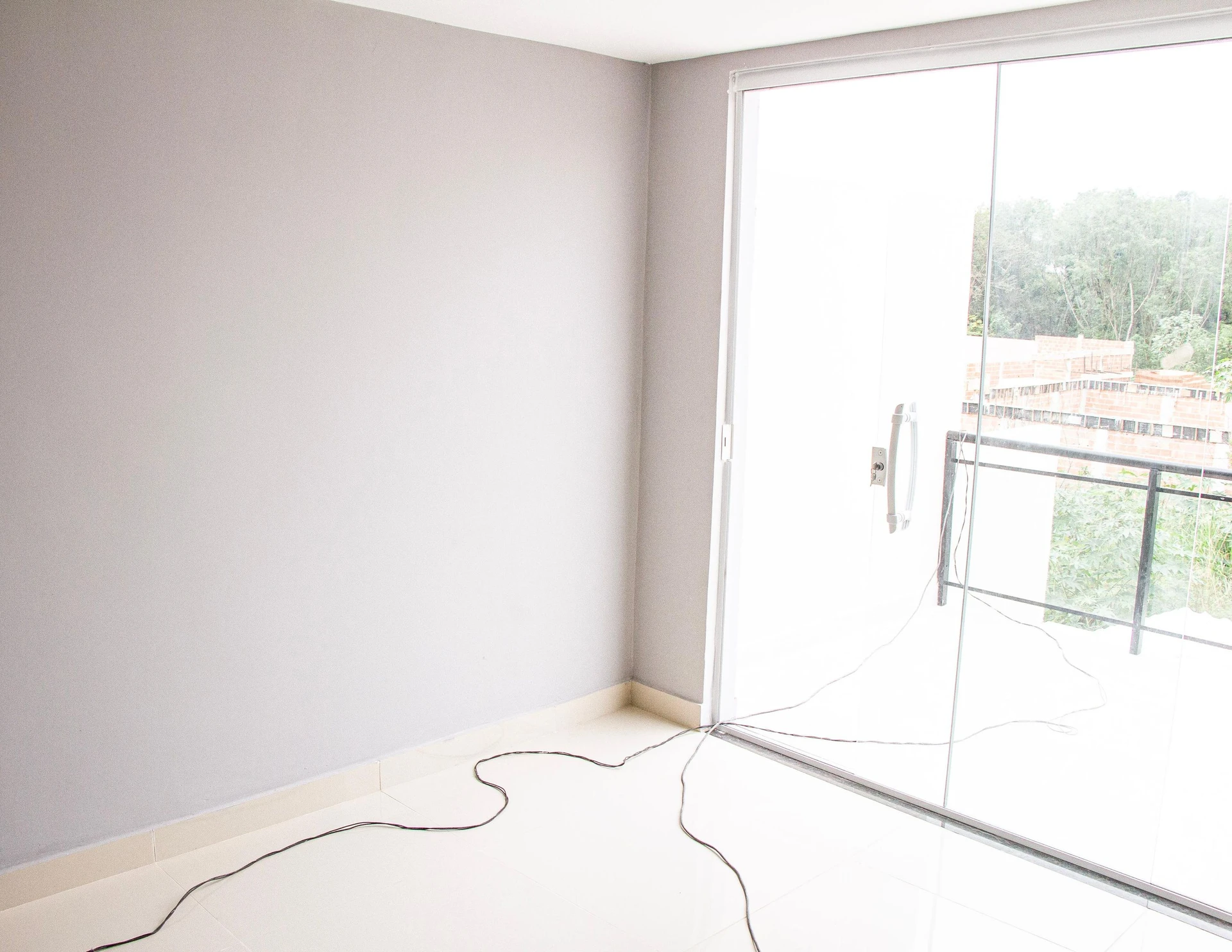 4-bedroom house with an open-plan kitchen and fridge — photo 33