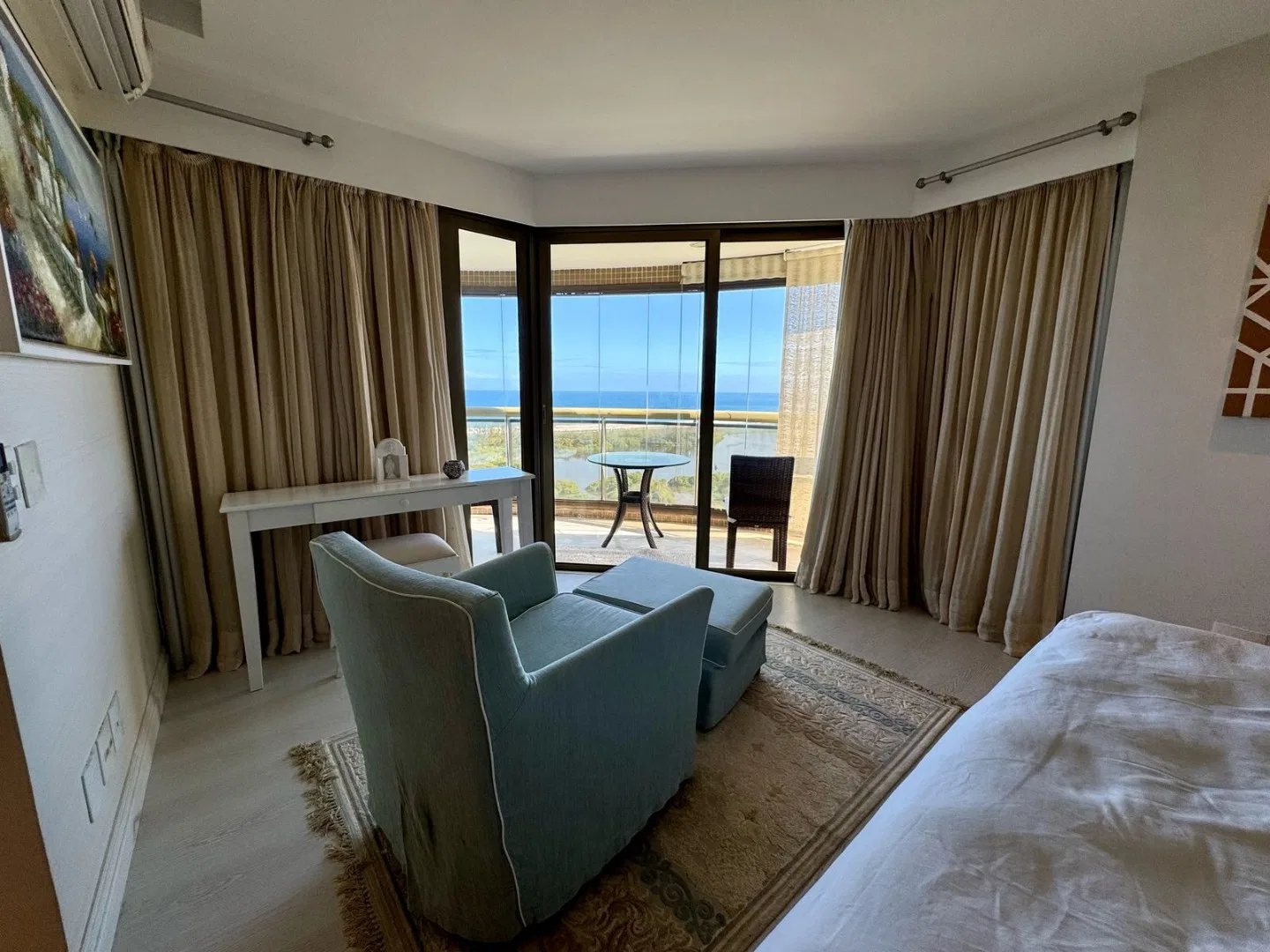 Apartamento mobiliado com 4 quartos e 260 m² — photo 23