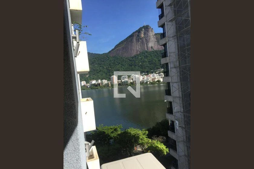 2-bedroom apartment with a water view — photo 18