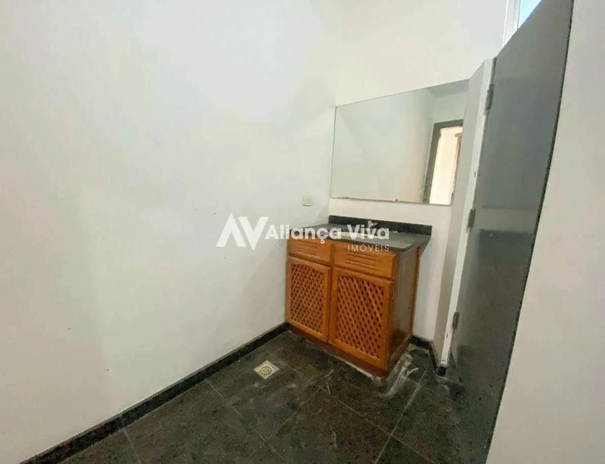 Casa, 824 m², com janelas do piso ao teto — photo 13