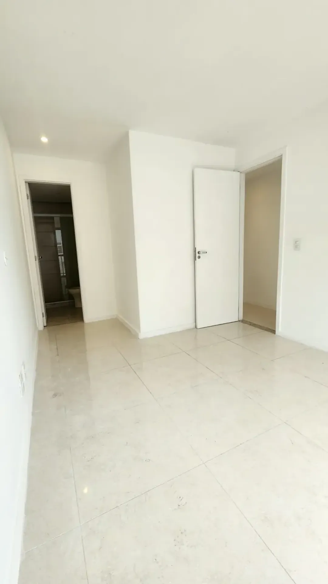 Penthouse with 4 bedrooms and open-plan kitchen — photo 21