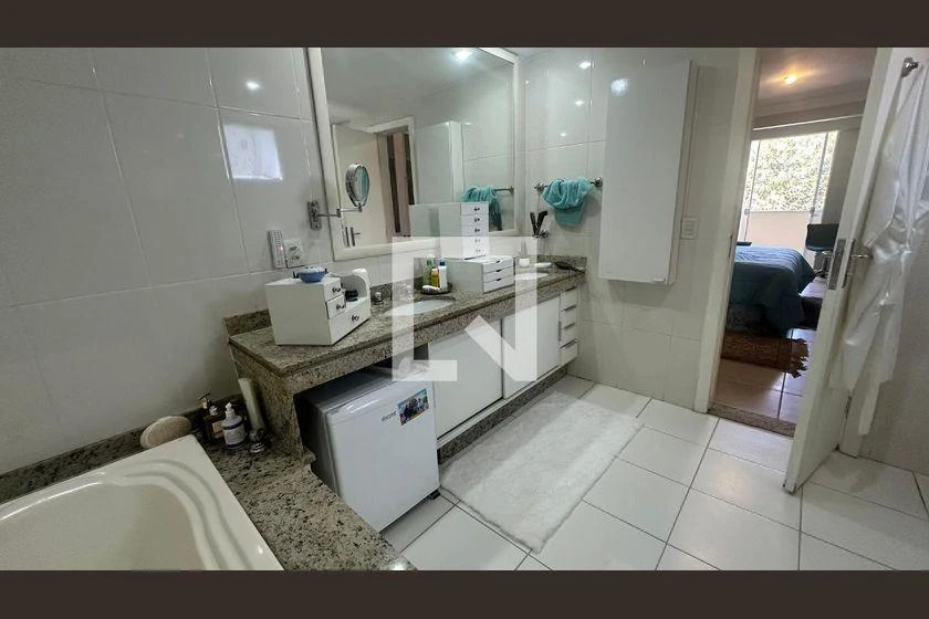 Condominium house with 5 en-suite bedrooms and pool — photo 42