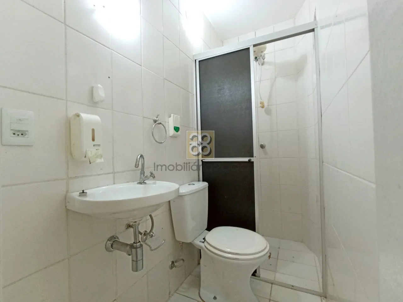 3-bedroom house with a washing machine in Curitiba — photo 18