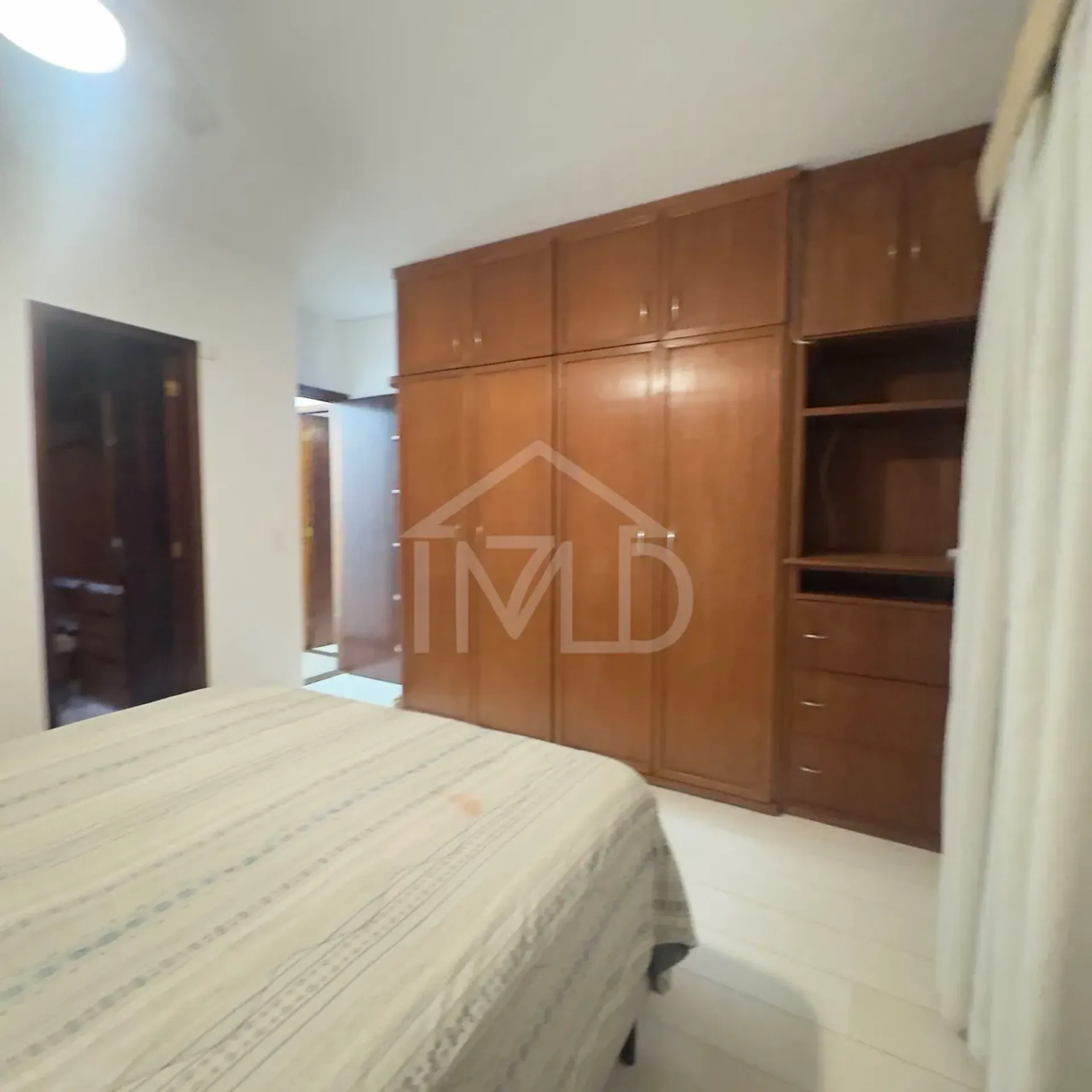 Furnished house, 250 m², with a walk-in closet — photo 25