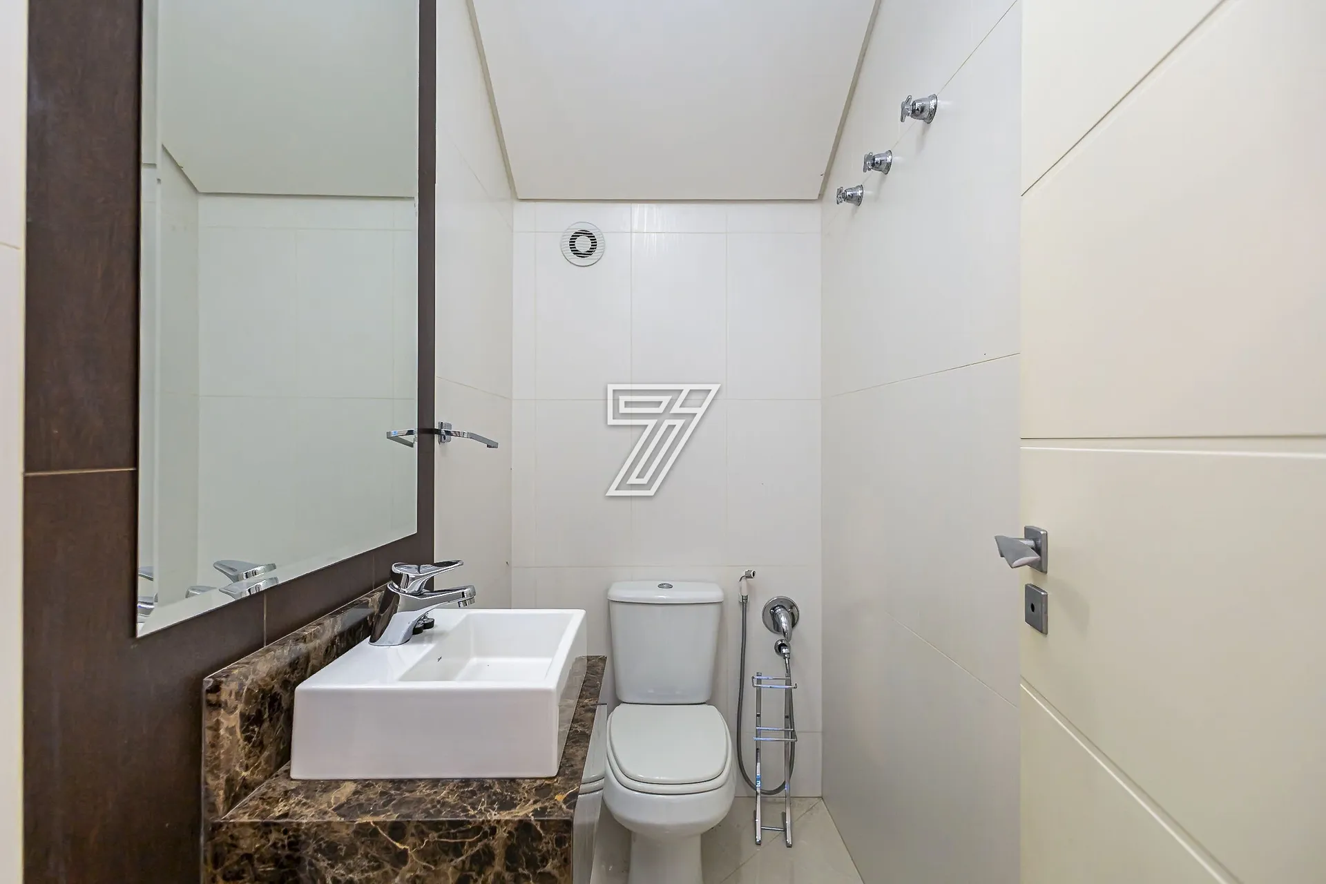 Casa para locação com 4 quartos e 3 suítes — photo 12