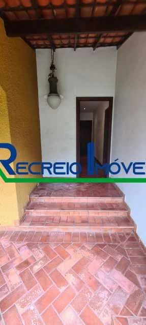 665 m² house with 5 bedrooms, 3 en-suites and 15 parking — photo 8