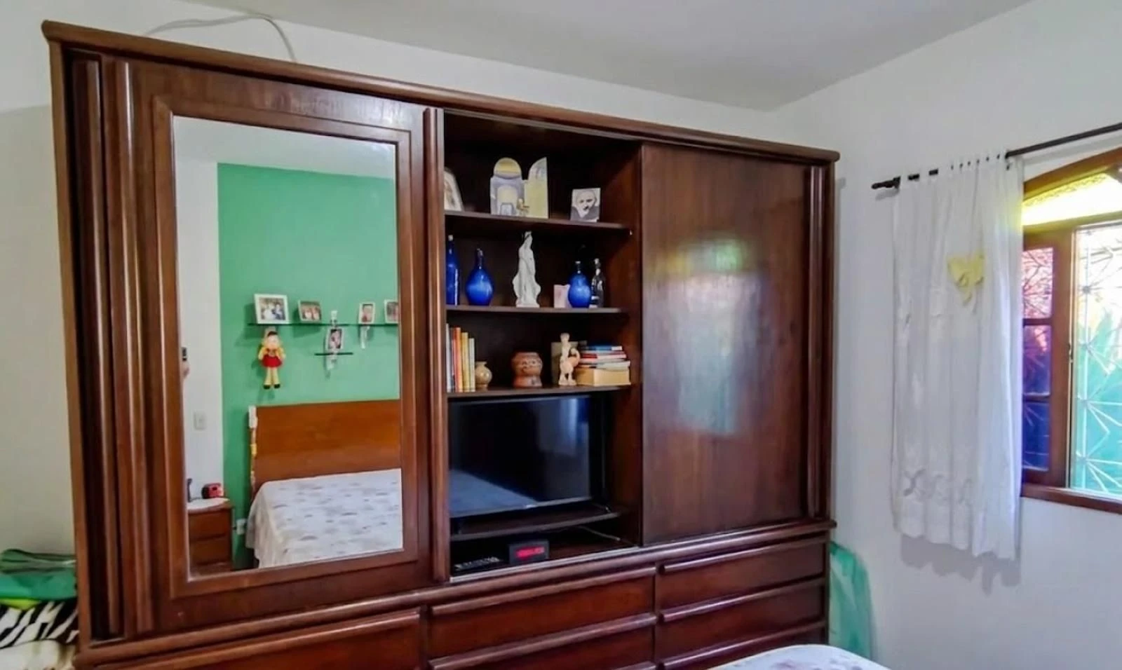 4-bedroom house, 1 with its own bathroom, 298 m² — photo 3
