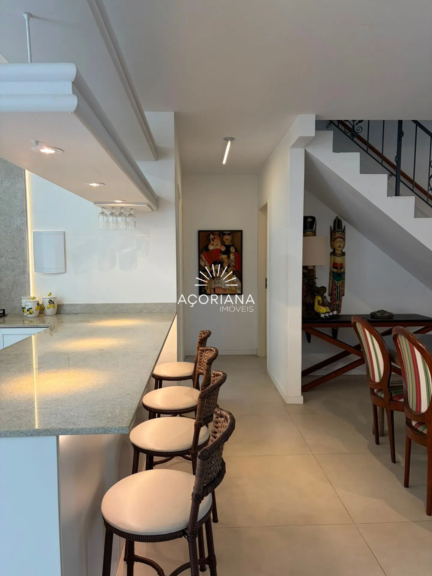 Furnished 600 m² house with 5 bedrooms and an integrated kitchen — photo 50